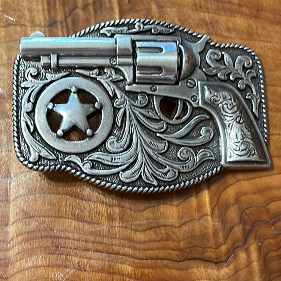 Lil Trigger Western Belt Revolver Buckle - Picture 1 of 7